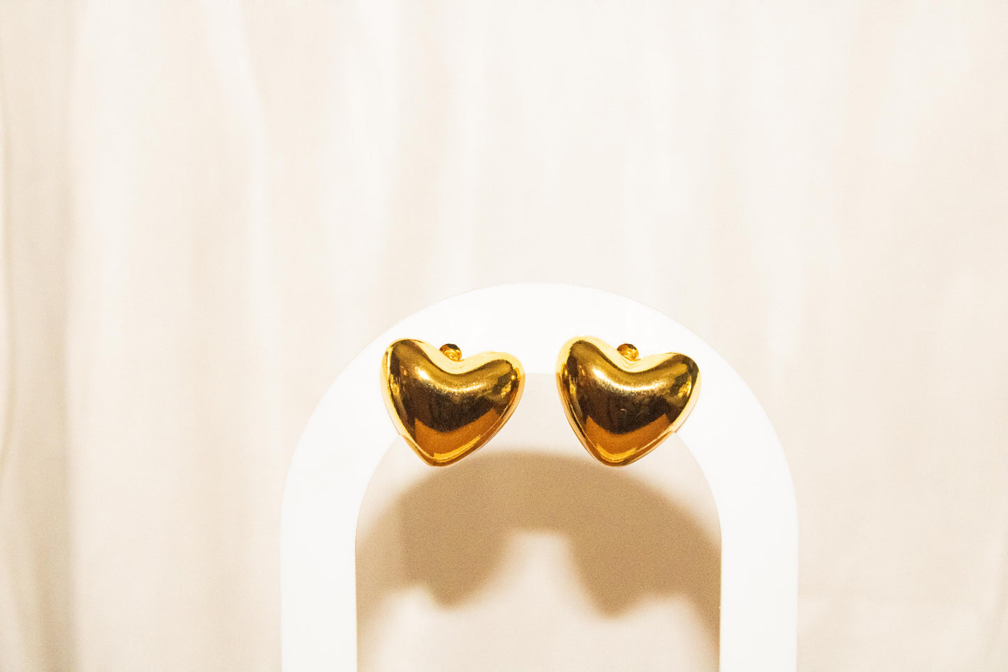 Aretes corazón liso- Alhajita Joyería