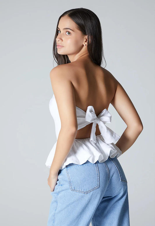 Blusa Strapless con Lazo y Peplum – Encanto Femenino y Moderno