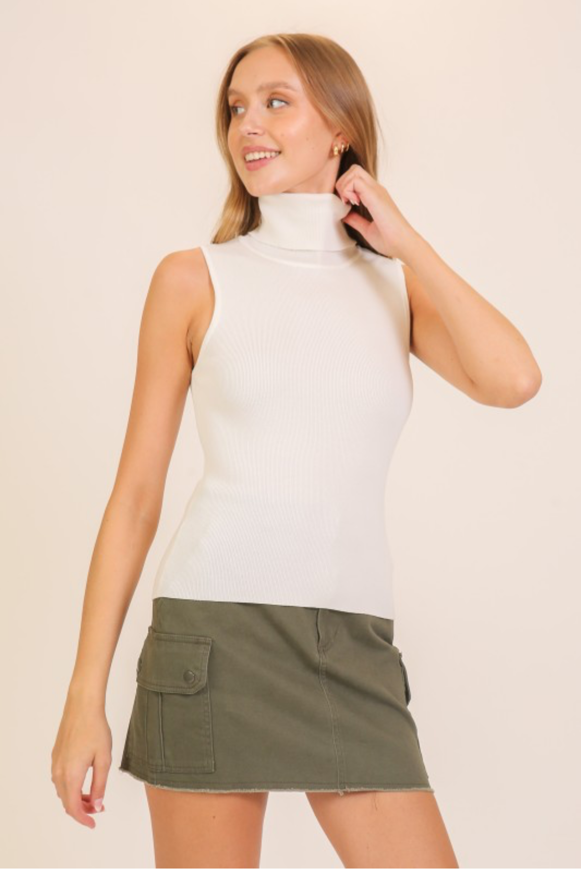 BLUSA BLANCA CUELLO DE TORTUGA