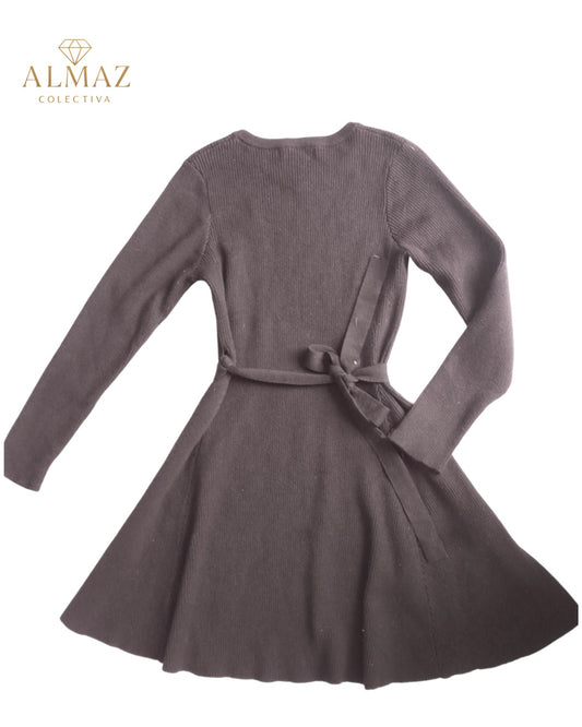 Vestido Suéter Marrón Almaz Colectiva - Elegancia Cálida y Cómoda