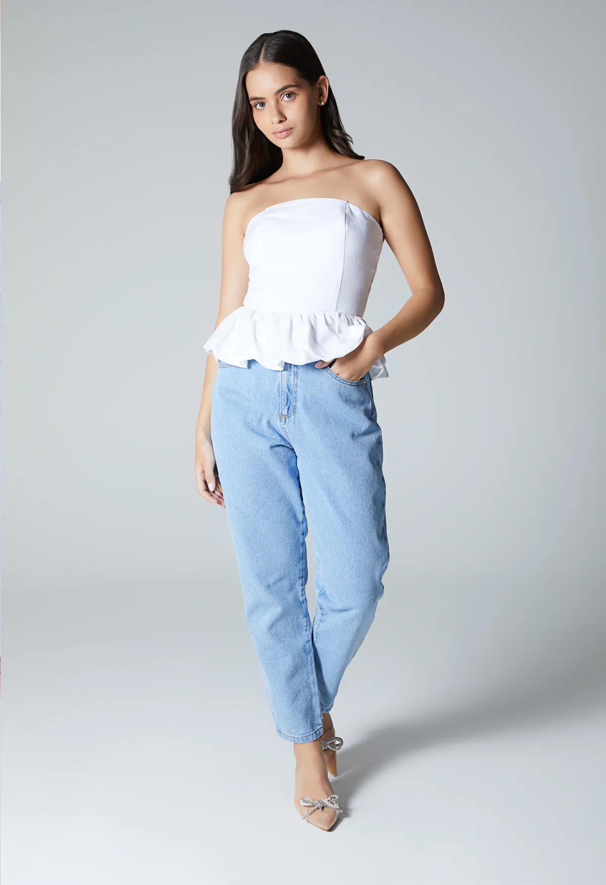 Blusa Strapless con Lazo y Peplum – Encanto Femenino y Moderno