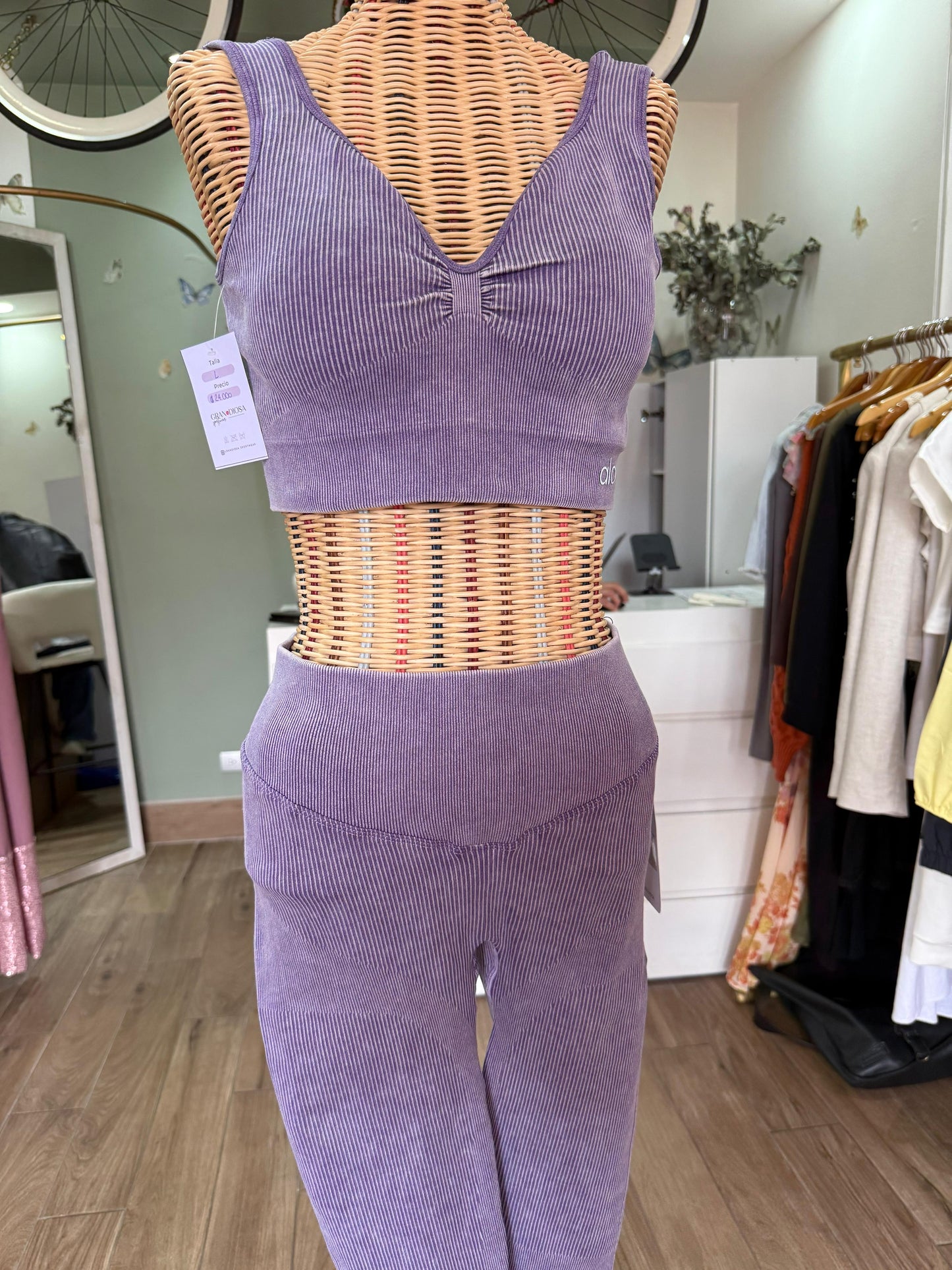 Grandiosa sportware- conjunto Alo Yoga